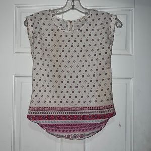 Pink Republic Size 7/8 flowered blouse with zipper back